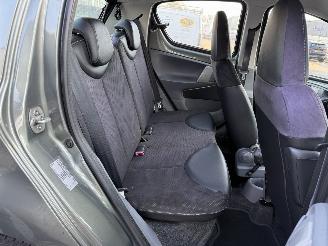 Toyota Aygo 1.0-12V Aspiration Green picture 14