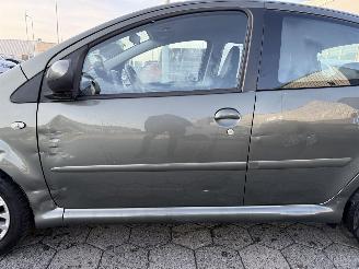 Toyota Aygo 1.0-12V Aspiration Green picture 8