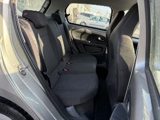 Volkswagen Up! 1.0 picture 14