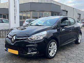 Schadeauto Renault Clio 0.9 TCe Zen 2017/10