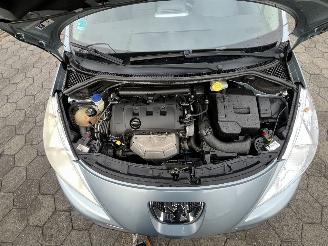 Peugeot 207 1.6 VTi Première picture 7