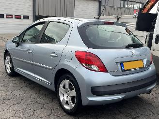 Peugeot 207 1.6 VTi Première picture 6
