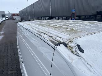 Volkswagen Crafter 30 2.0 TDI L3H3 Highline picture 12