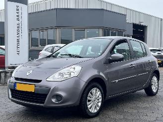 skadebil auto Renault Clio 1.2 TCE Collection 2010/8
