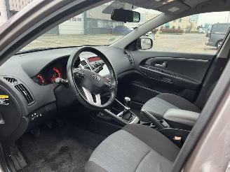 Kia Cee d 1.4 CVVT X-ecutive picture 12