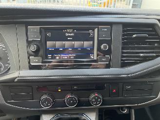 Volkswagen Transporter 2.0 TDI L2H1 28 Economy Business picture 17