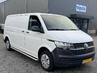 Volkswagen Transporter 2.0 TDI L2H1 28 Economy Business picture 3