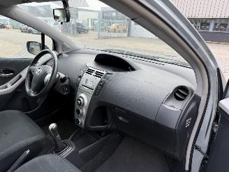 Toyota Yaris 1.3 VVTi Sol picture 17