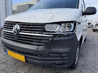 Volkswagen Transporter 2.0 TDI L2H3 32 Comfortline picture 11