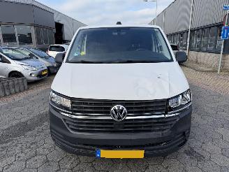 Volkswagen Transporter 2.0 TDI L2H3 32 Comfortline picture 2