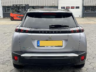 Peugeot e-2008 EV GT 50 kWh picture 5