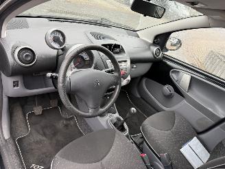Peugeot 107 1.0-12V XS picture 18