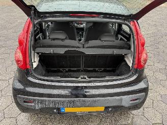 Peugeot 107 1.0-12V XS picture 12