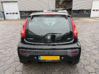 Peugeot 107 1.0-12V XS picture 6