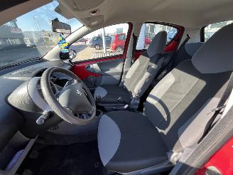 Peugeot 107 1.0-12V XR picture 14