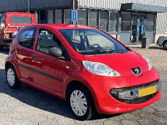 Peugeot 107 1.0-12V XR picture 3