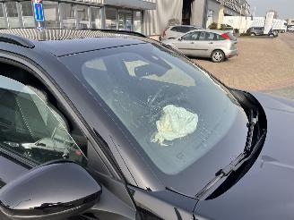 Peugeot 2008 1.2 PureTech GT picture 11