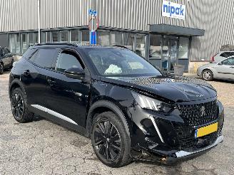 Peugeot 2008 1.2 PureTech GT picture 3