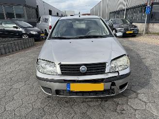 Fiat Punto 1.4-16V Dynamic picture 2