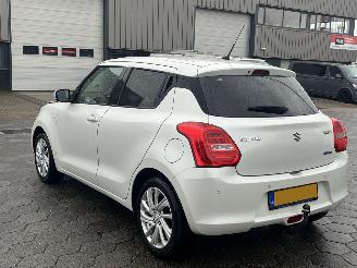 Suzuki Swift 1.2 Stijl Smart Hybrid picture 6