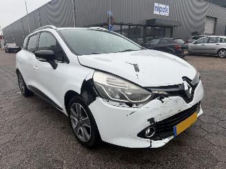 Renault Clio Estate 0.9 TCe Night&Day picture 3