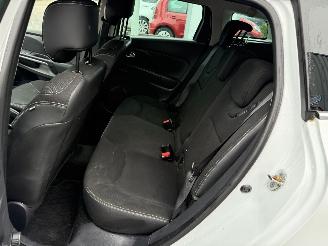 Renault Clio Estate 0.9 TCe Night&Day picture 9