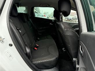 Renault Clio Estate 0.9 TCe Night&Day picture 11