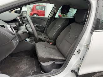 Renault Clio Estate 0.9 TCe Night&Day picture 8