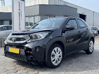 Vaurioauto  passenger cars Toyota Aygo X 1.0 VVT-i MT Play 2022/11