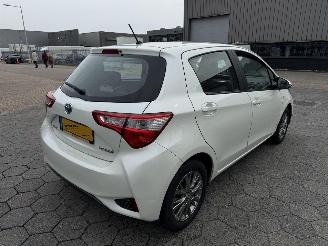Toyota Yaris 1.5 Hybrid Dynamic picture 5
