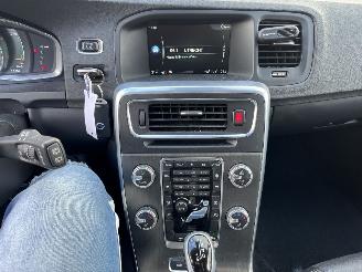 Volvo V-60 2.4 D6 AWD Plug-In Hybrid R-Design picture 21