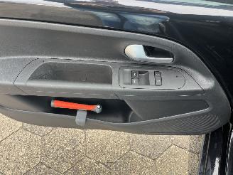 Volkswagen Up! 1.0 picture 14