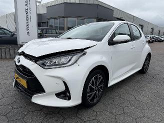 krockskadad bil auto Toyota Yaris 1.5 Hybrid Comfort 2022/1
