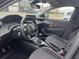 Peugeot 208 1.2 PureTech Active picture 13