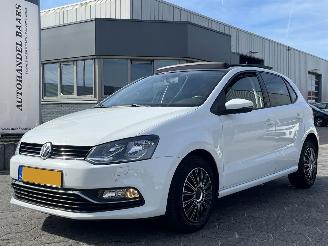 krockskadad bil auto Volkswagen Polo 1.2 TSI Comfortline 2022/10