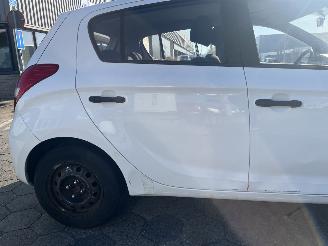 Hyundai I-20 1.2i Business Edition picture 8