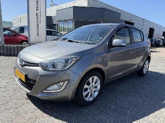skadebil auto Hyundai I-20 1.2i i-Deal 2013/4