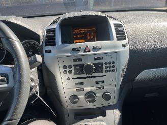 Opel Zafira 1.8 Cosmo picture 18