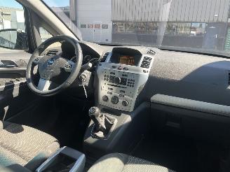 Opel Zafira 1.8 Cosmo picture 11