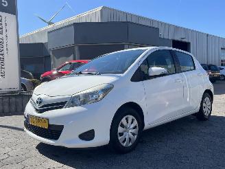 škoda osobní automobily Toyota Yaris 1.0 VVT-i Aspiration 2012/4
