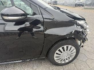 Peugeot 208 1.0 VTi picture 4