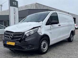 krockskadad bil bedrijf Mercedes Vito 114 CDI Lang 2019/11