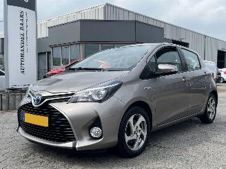 Damaged car Toyota Yaris 1.5 Hybrid Lease 2014/11