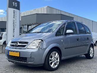 skadebil bromfiets Opel Meriva 1.6 Enjoy 2003/11