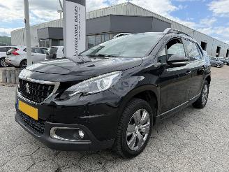 krockskadad bil auto Peugeot 2008 1.2 PureTech Blue Lion 2018/1