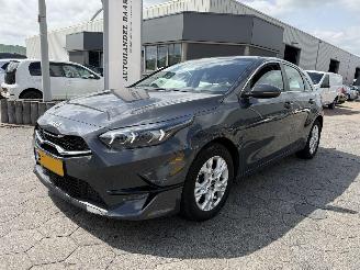 Vaurioauto  passenger cars Kia Ceed 1.0 T-GDi DynamicLine 2022/9