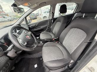 Fiat Punto 0.9 TwinAir Street picture 14