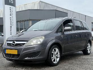damaged passenger cars Opel Zafira 1.6 Cosmo 7persoons 2010/3