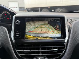 Peugeot 208 1.2 PureTech Allure picture 17
