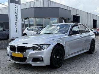 Vaurioauto  passenger cars BMW 3-serie 320i Executive 2015/10